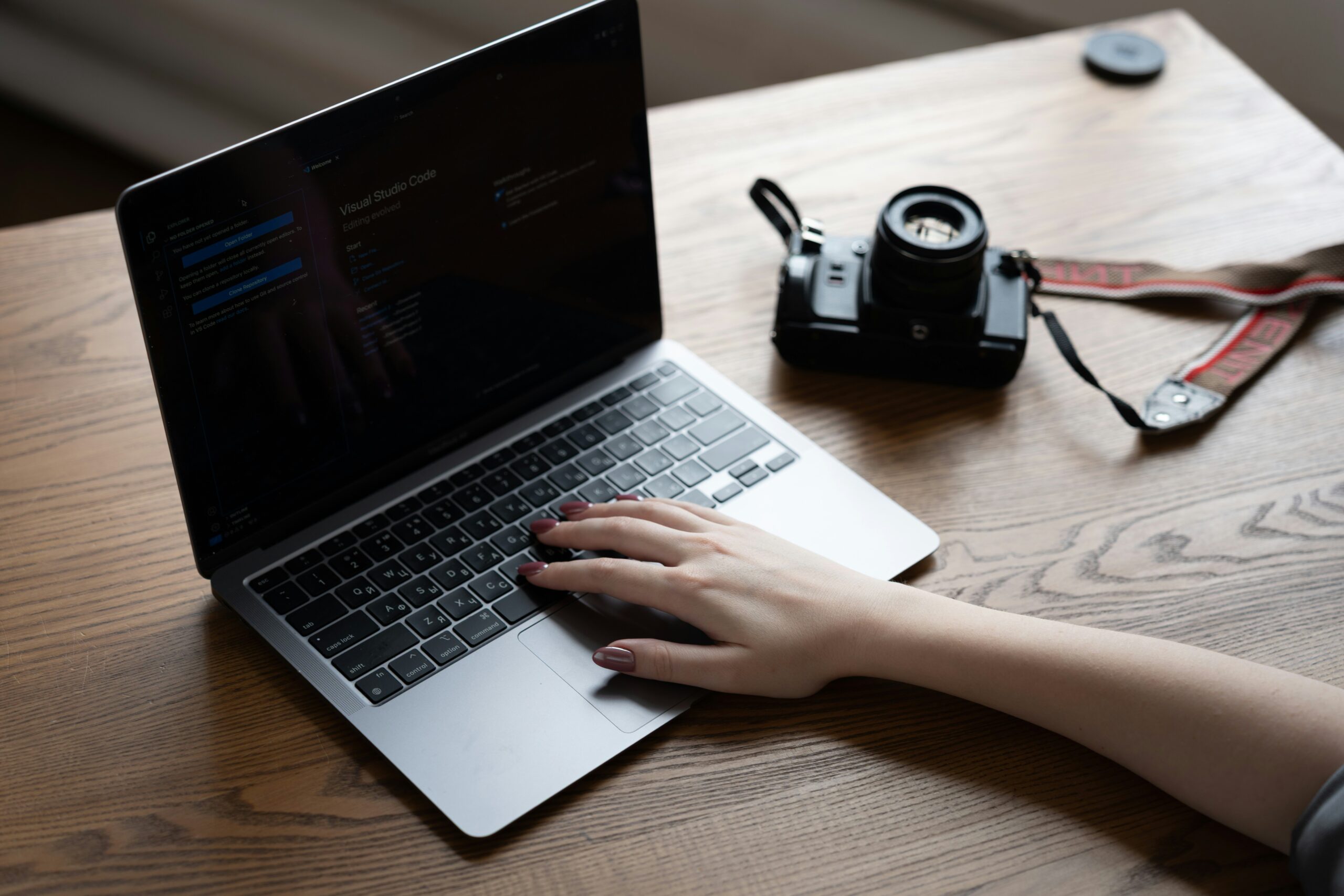 AI content detectors scanning a blogger's draft on a laptop